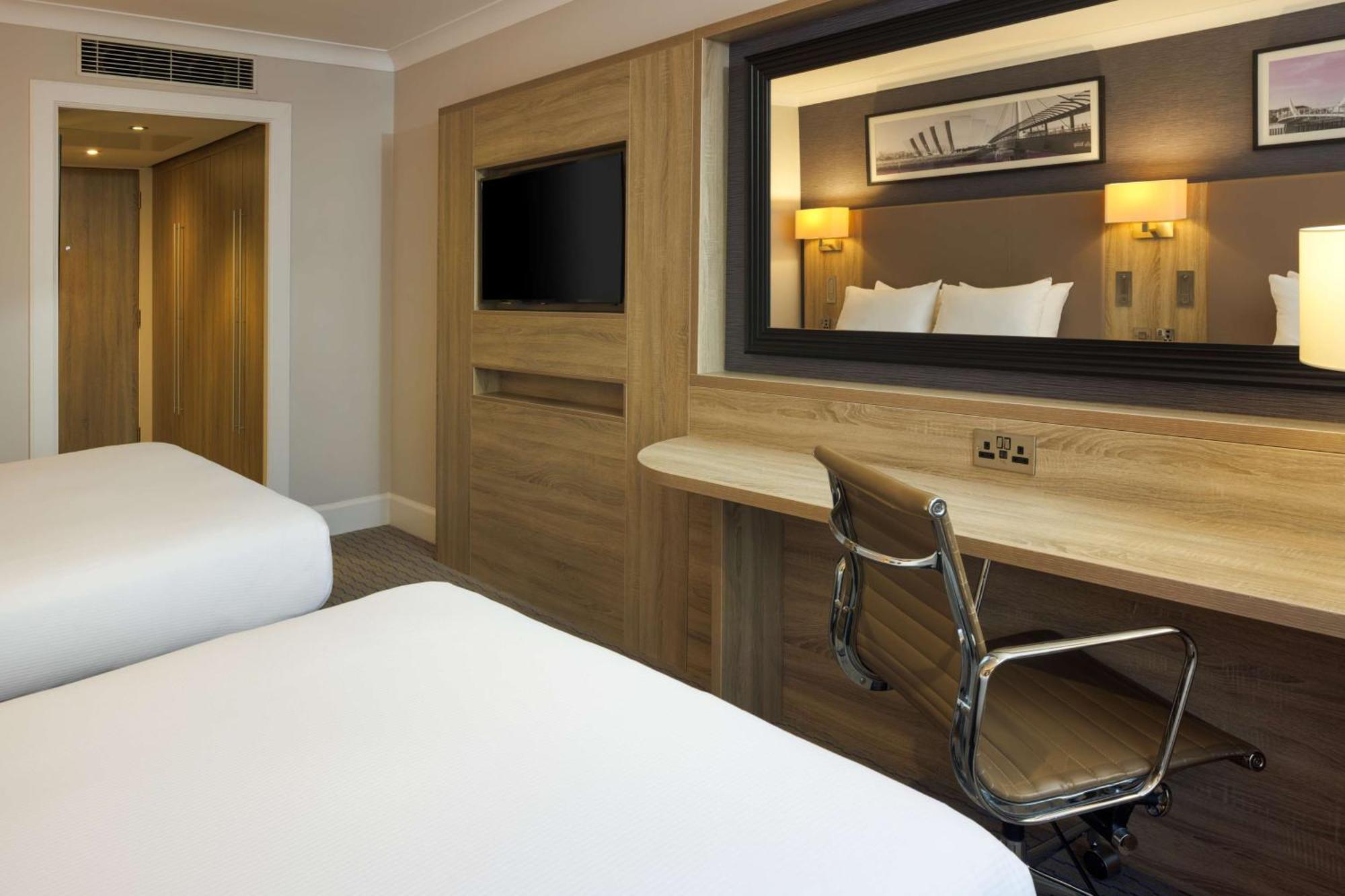 Doubletree By Hilton Glasgow Central Exterior foto